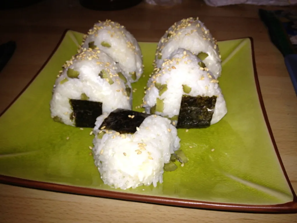 onigiris au cornichon et au fromage frais