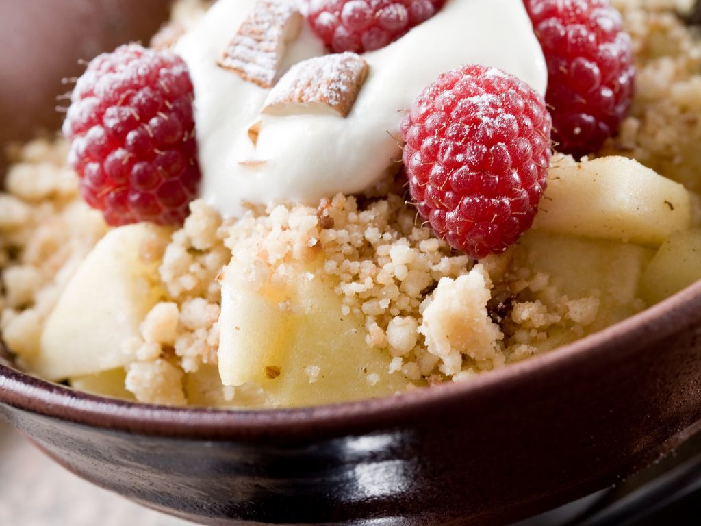 Crumble pommes et framboises : Recette de Crumble pommes et framboises