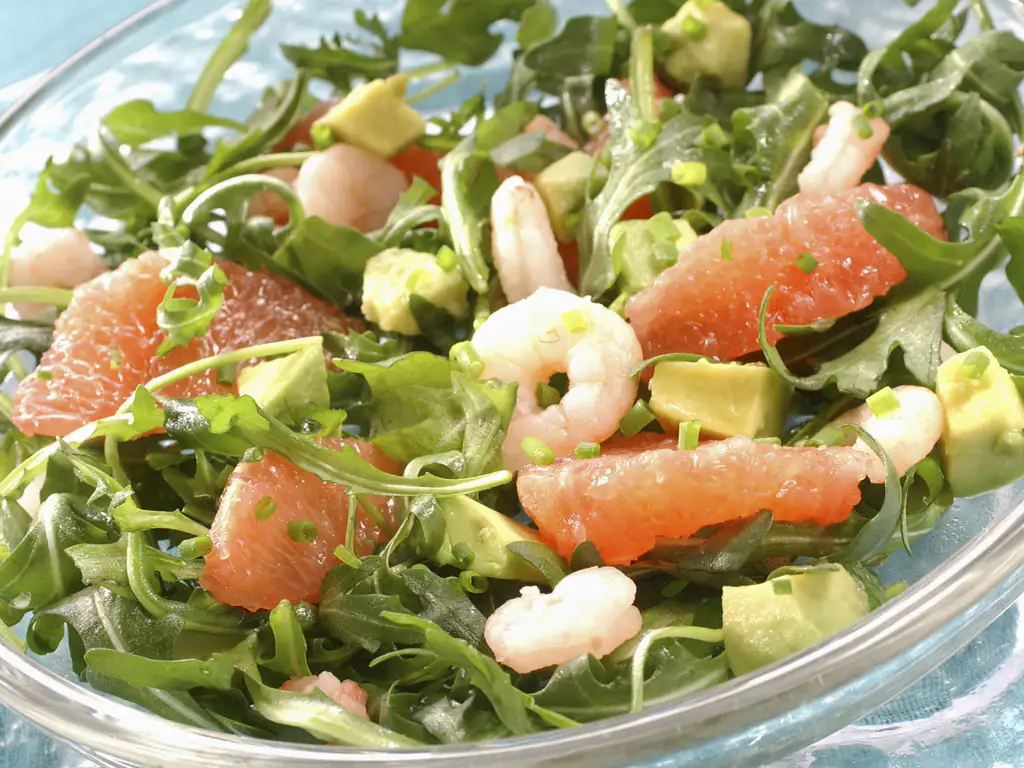 crevettes roses et leur roquette à l'huile de noix