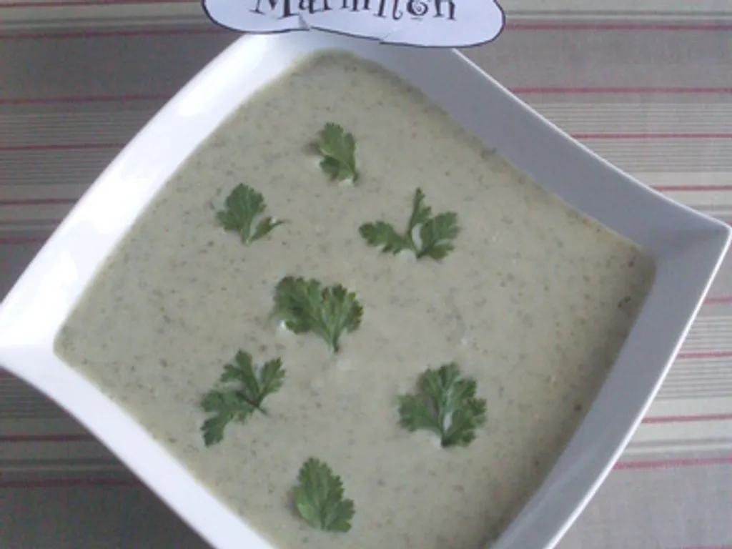 potage glacé au concombre et au lait de coco