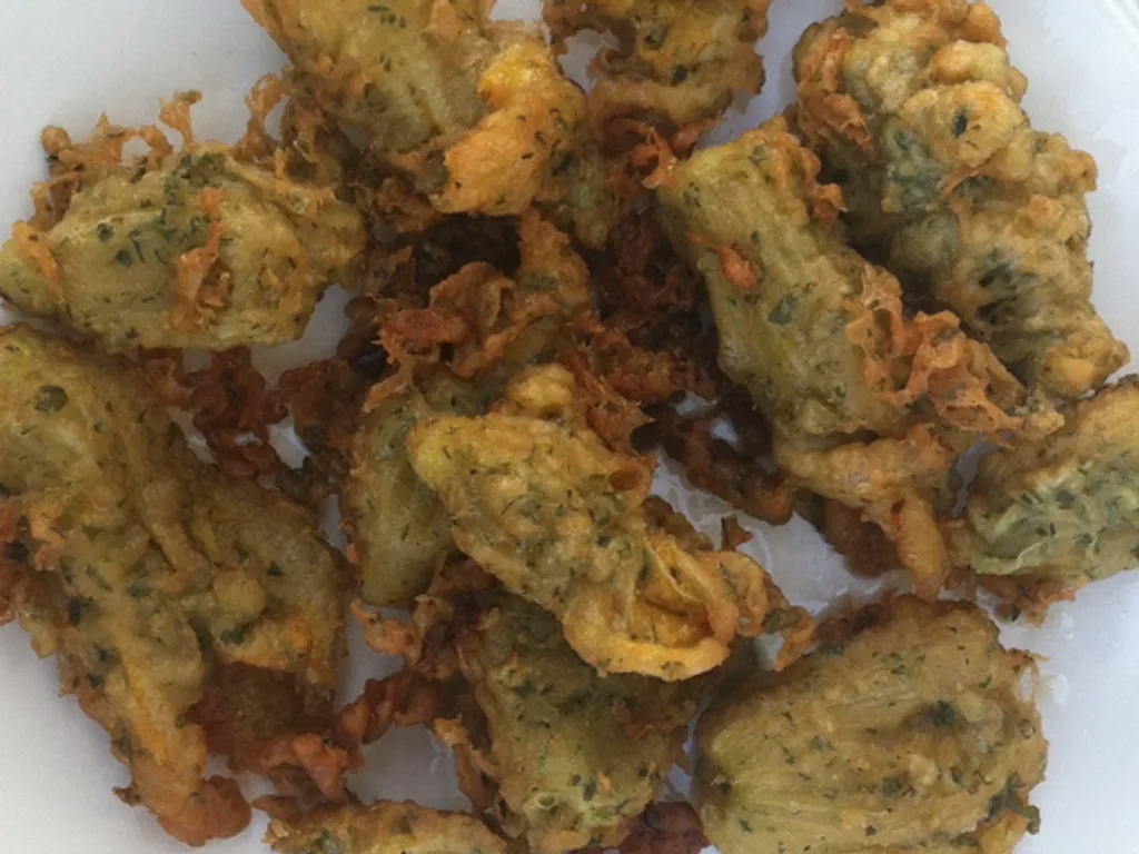 Beignets De Fleurs De Courgettes Recette De Beignets De Fleurs De Courgettes Marmiton