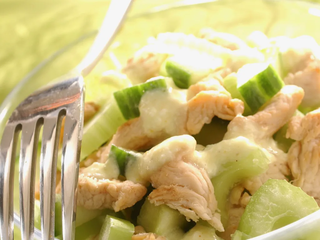salade de poulet, concombre et céleri