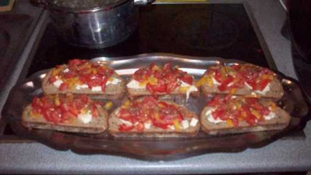 Bruschetta tomates, ail et basilic-image