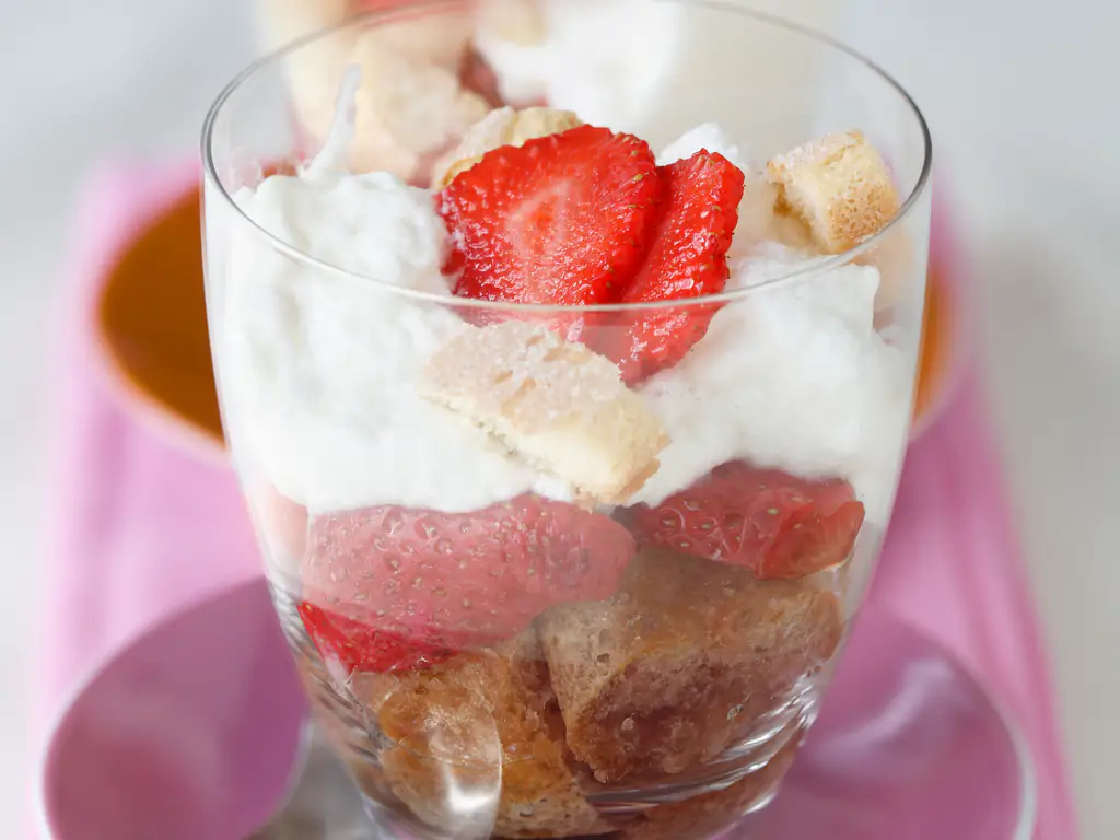 verrines fraises mascarpone et vinaigre balsamique