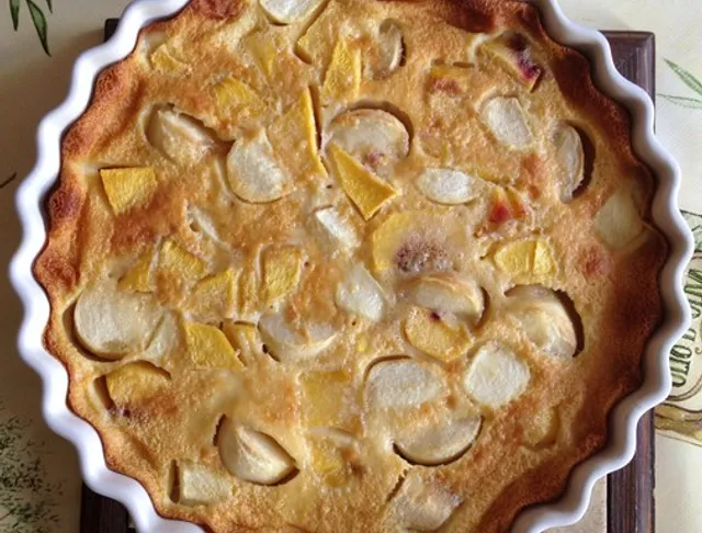 Clafoutis Aux Peches Au Sirop Et Poudre D'amande Clafoutis aux pêches : recette de Clafoutis aux pêches