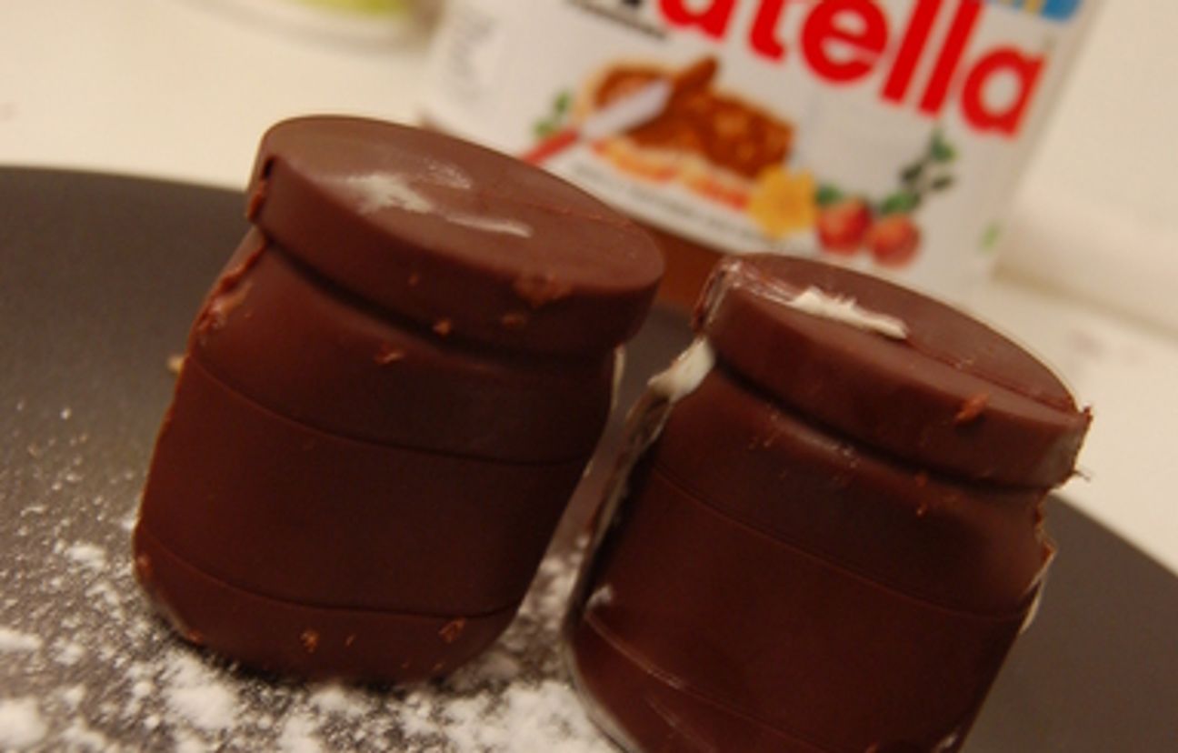Petits pots de mousse aux deux chocolats : Recette de Petits pots de