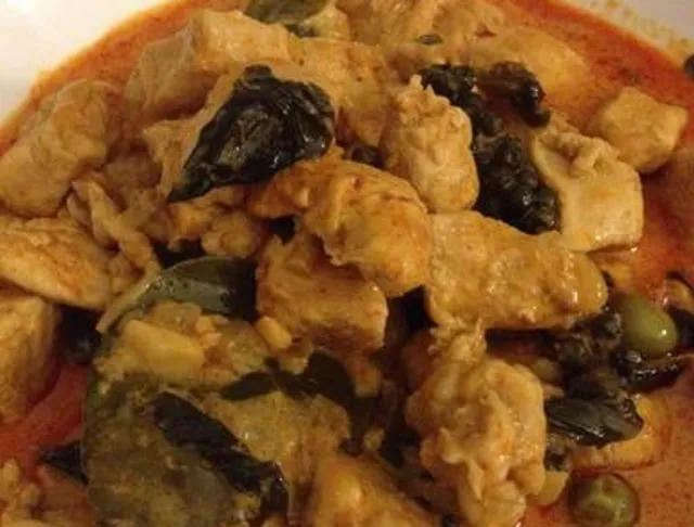 Poulet Thaï Au Curry Rouge Et Lait De Coco : Recette De Poulet Thaï Au ...