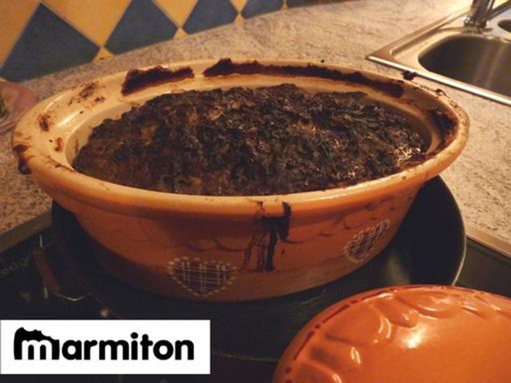 terrine de chevreuil au foie gras et trompettes de la mort macérées au