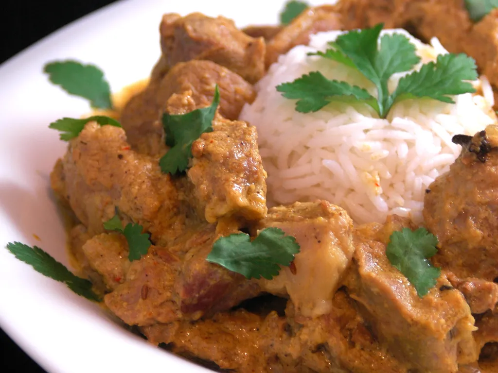 Le poulet au curry à l'indienne accompagné de son riz basmati 