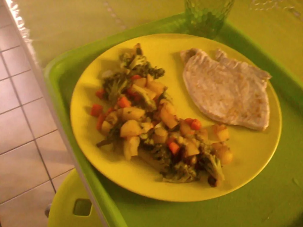 poêlé de brocolis, carottes et pommes de terre