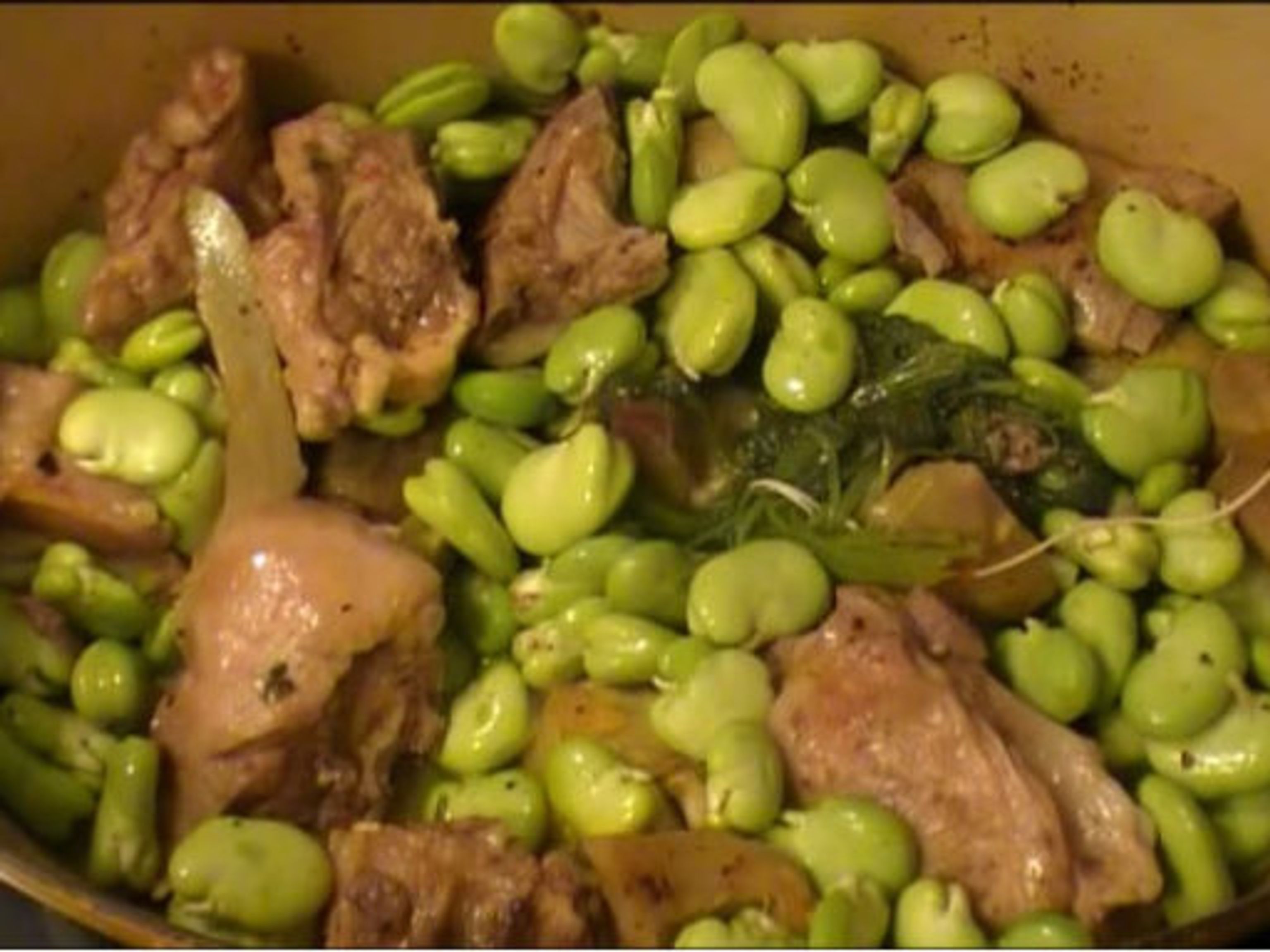 Tajine d'agneau aux fèves : Recette de Tajine d'agneau aux fèves - Marmiton