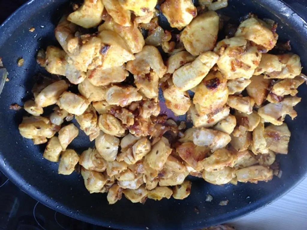 emincé de poulet aux épices et lait de coco