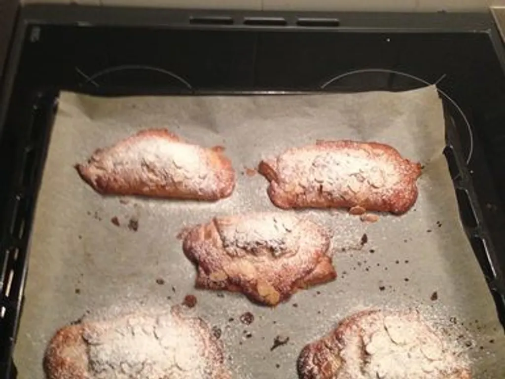 croissants aux amandes