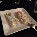 Roulade De Saumon Fumé Aux Asperges, Sauce Aux Crevettes Et Au Chèvre ...