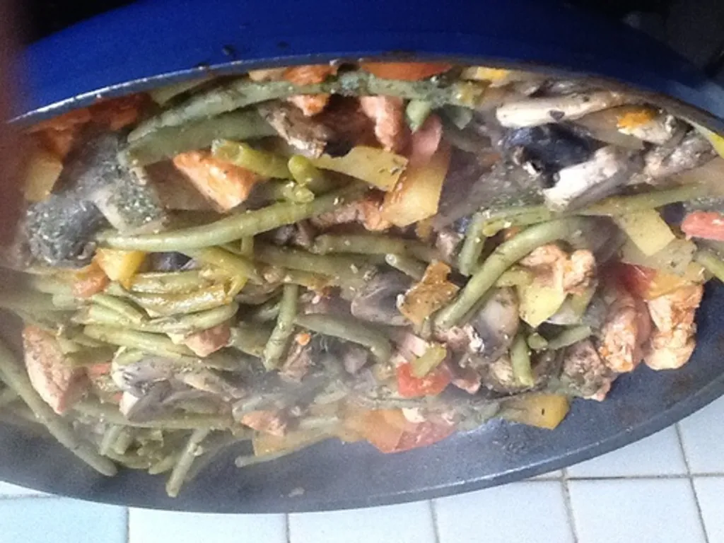 poêlée de pommes de terre aux légumes et au porc