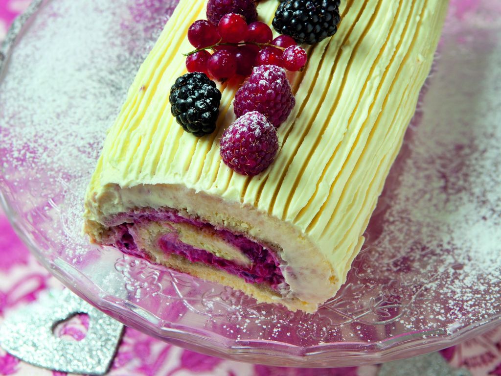 Bûche de Noël aux fruits et mascarpone : Recette de Bûche de Noël aux fruits et mascarpone