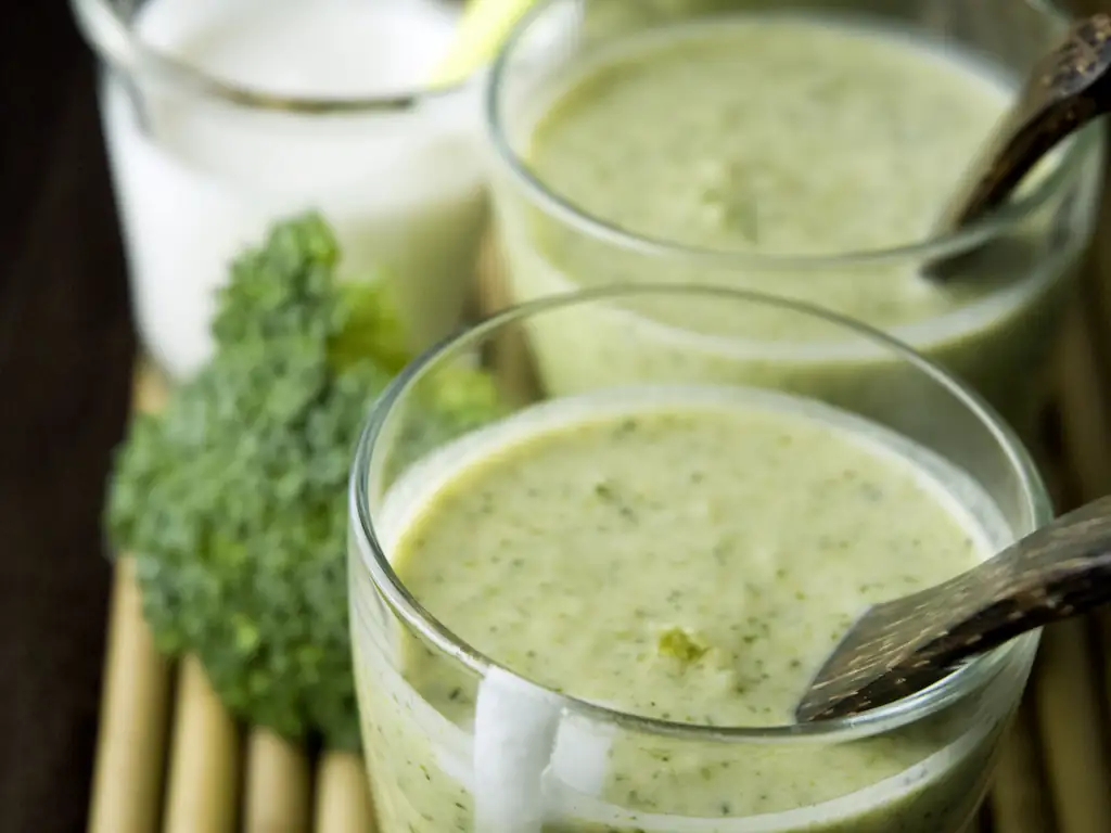 soupe de brocolis au lait de coco