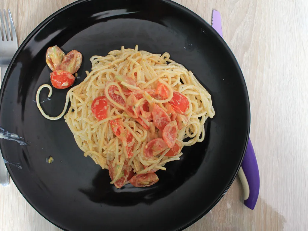 spaghettis au chèvre et tomates