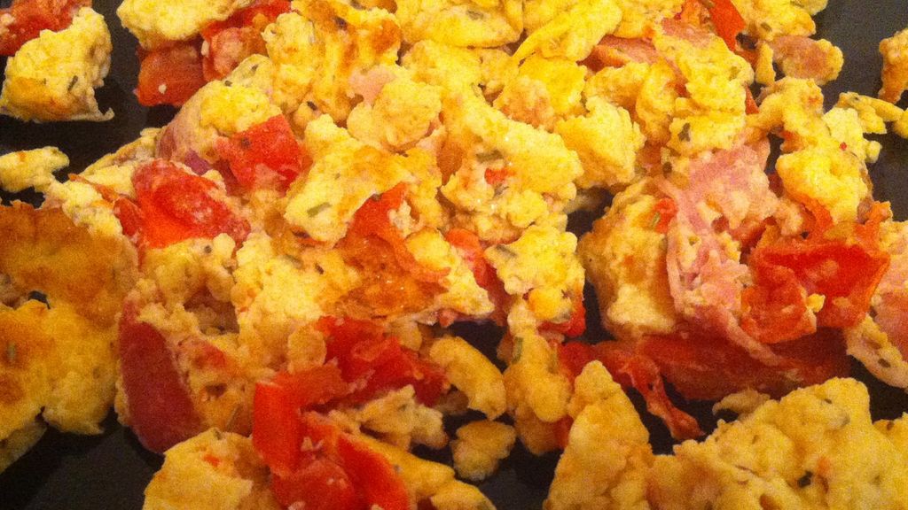 Oeufs Brouilles Tomate Jambon Et Bethmale Fromage Recette De Oeufs Brouilles Tomate Jambon Et Bethmale Fromage Marmiton