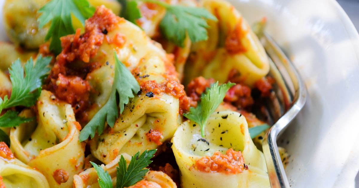 Tortellini ricotta-épinards sauce tomates fraîches : recette de