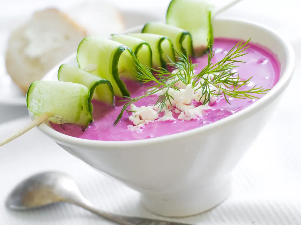 soupe de betteraves et concombre à la menthe