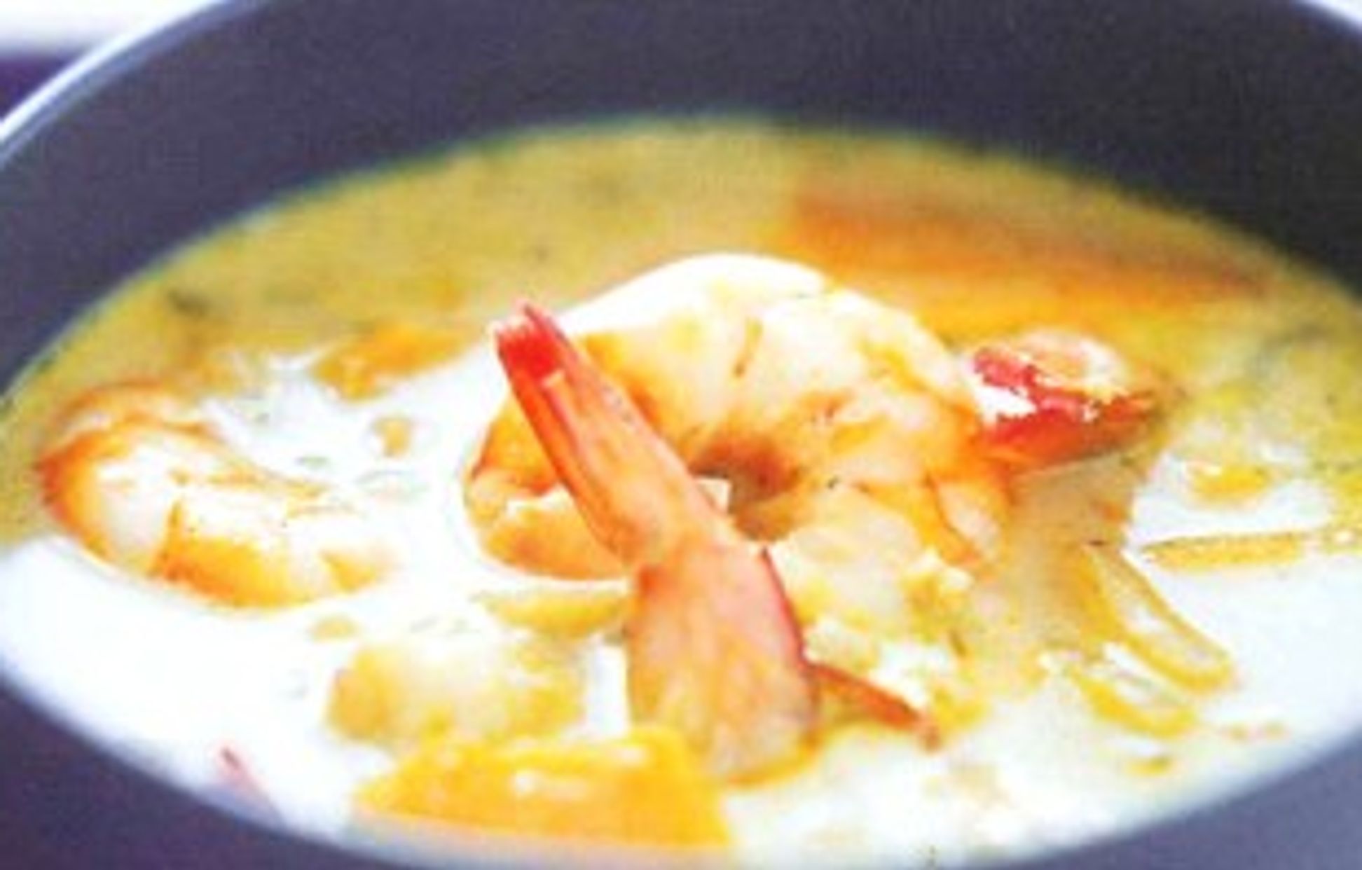 Soupe thaï piquante aux crevettes au curry rouge : Recette de Soupe