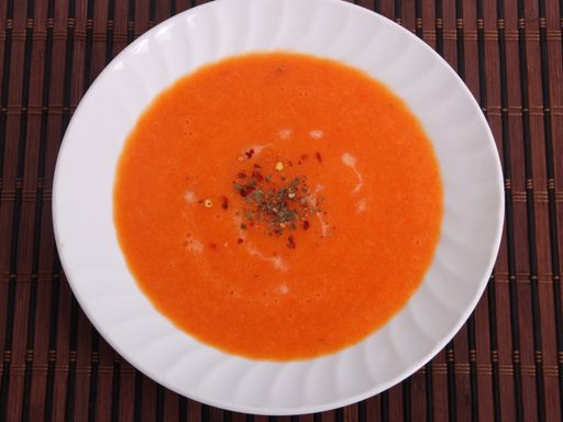 Soupe de poivrons rouges simple : Recette de Soupe de poivrons rouges ...