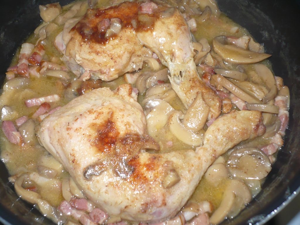 Poulet Aux Lardons Et Aux Champignons : Recette De Poulet Aux Lardons ...