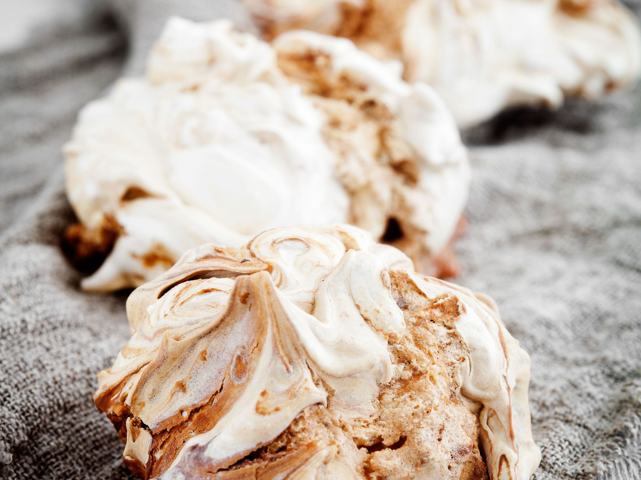 Meringues Au Cacao : Recette De Meringues Au Cacao - Marmiton