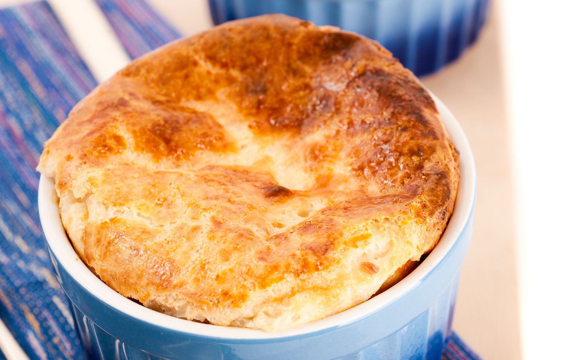 Soufflé au cantal : Recette de Soufflé au cantal - Marmiton