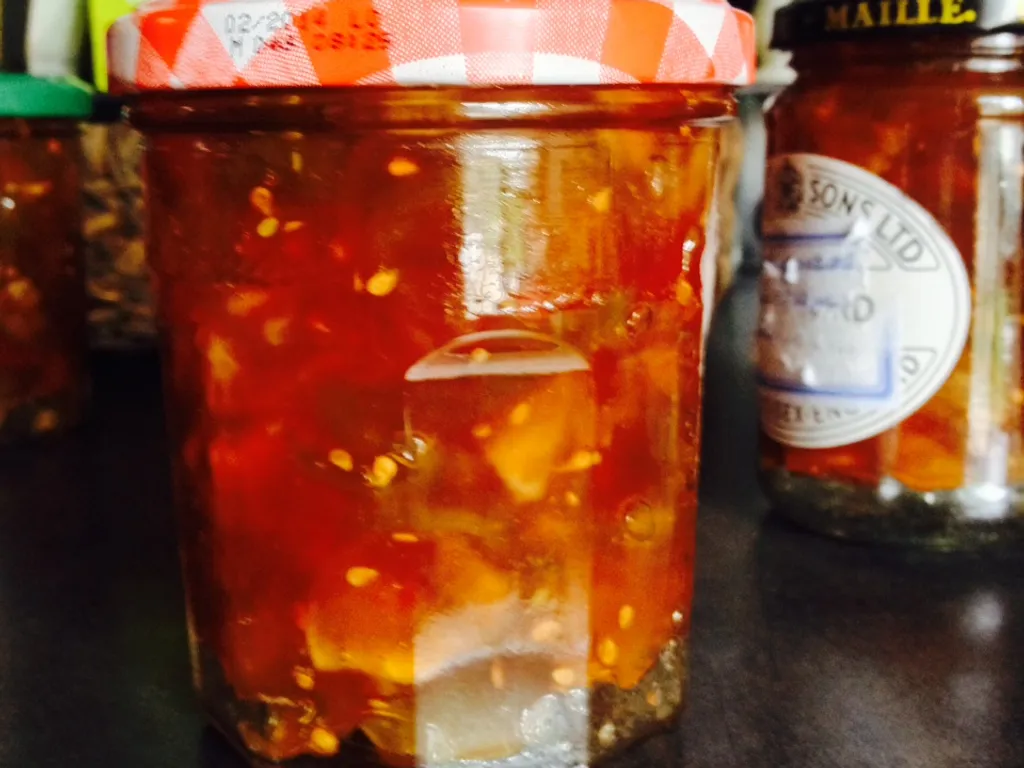 confiture à la pomme et à la tomate verte