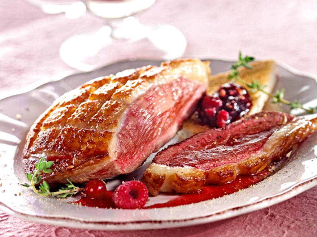 Magrets De Canard Aux Fruits Rouges