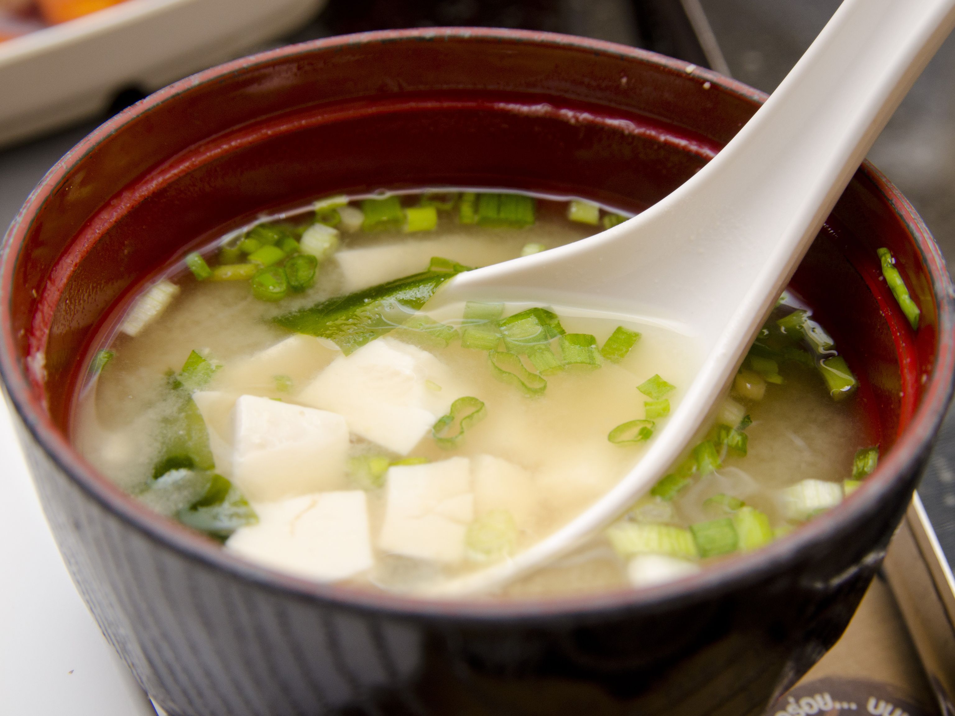 Soupe Miso traditionnelle : Recette de Soupe Miso traditionnelle - Marmiton