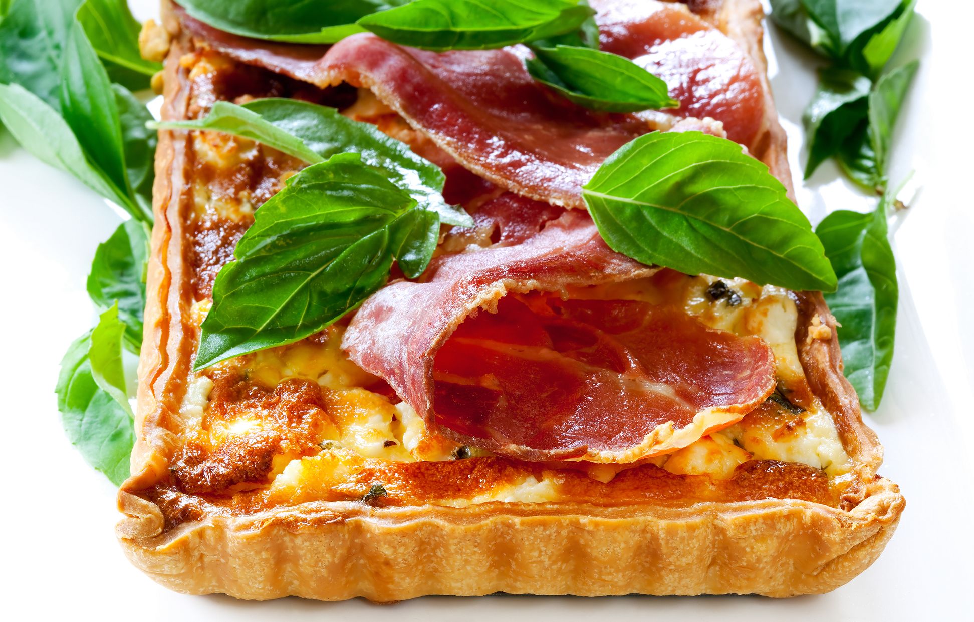 Tarte au fromage, jambon cru et tomates : Recette de Tarte au fromage ...