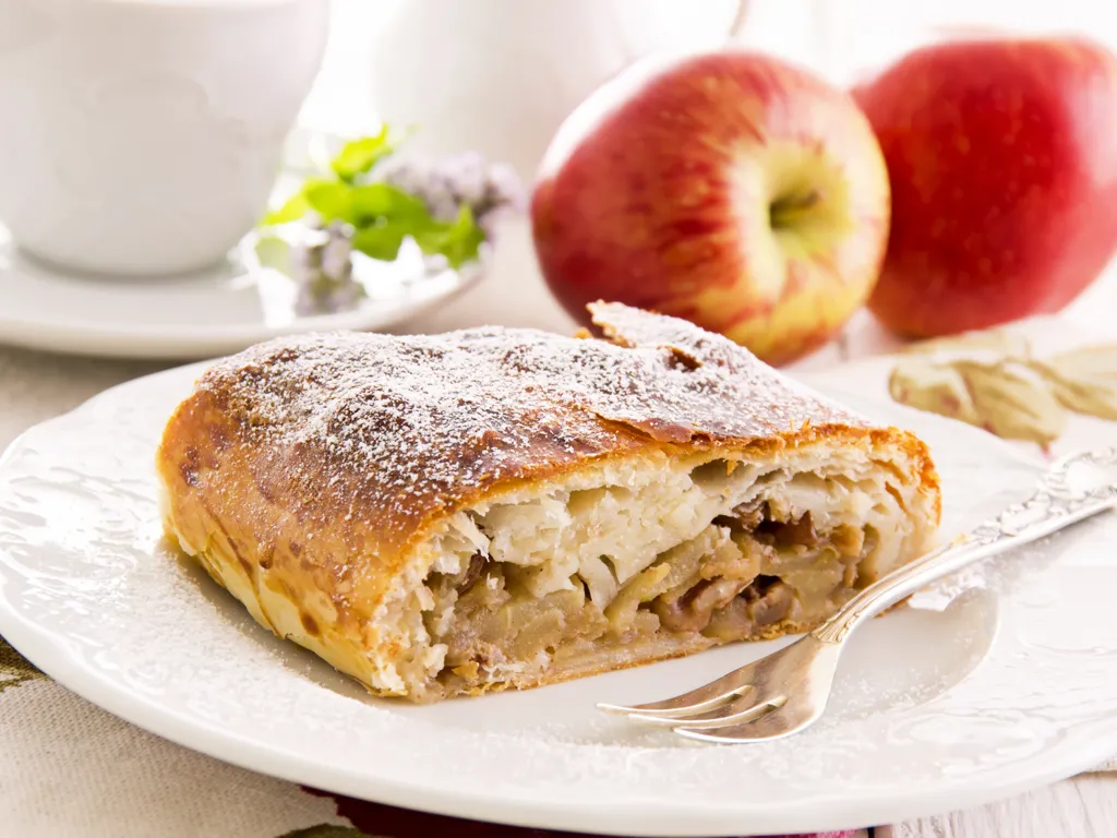 strüdel aux pommes et aux noix