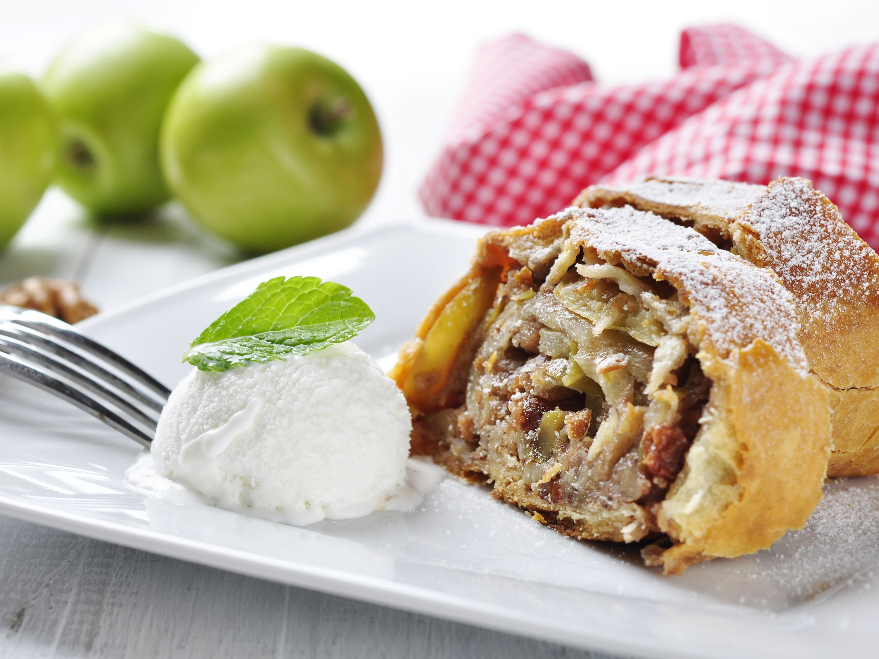 Pâte à Strudel Recette de Pâte à Strudel Marmiton