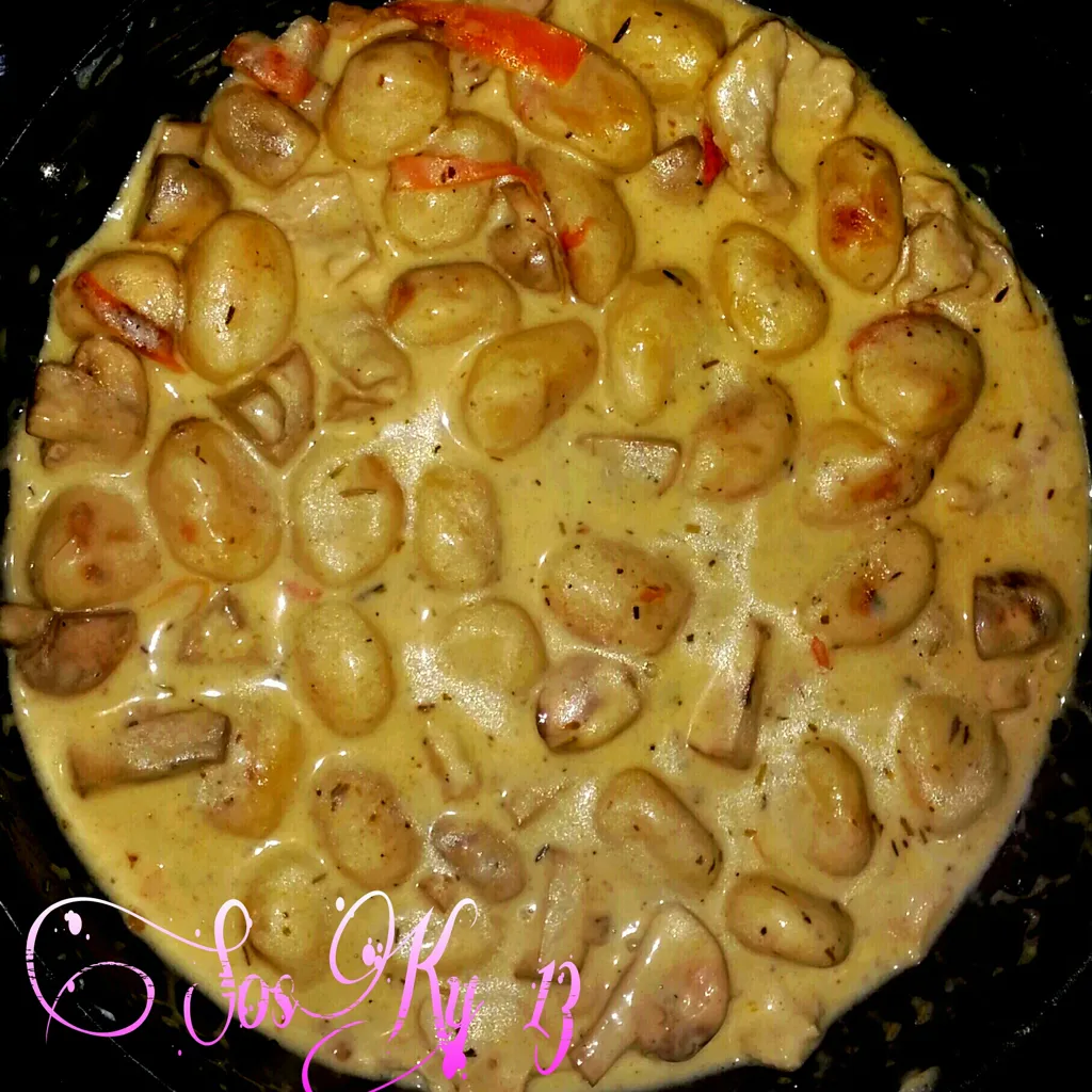 Gnocchis Au Poulet Et Champignons Recette De Gnocchis Au Poulet Et Champignons Marmiton