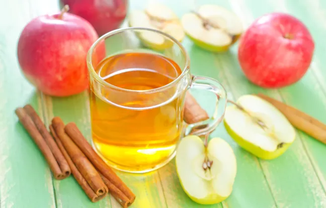 Jus de pomme chaud miel-cannelle