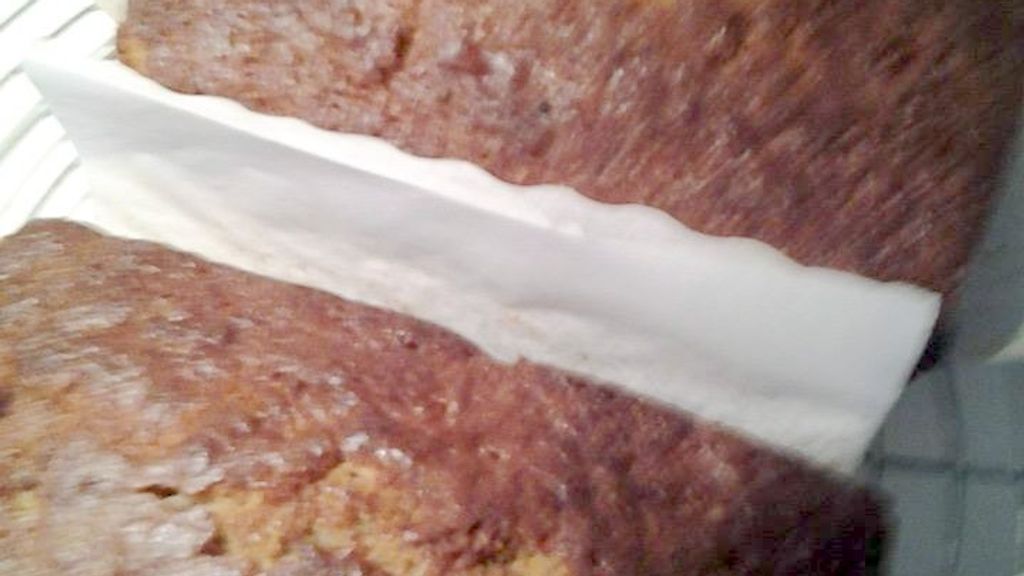 Cake à la pomme, aux raisins et aux noix