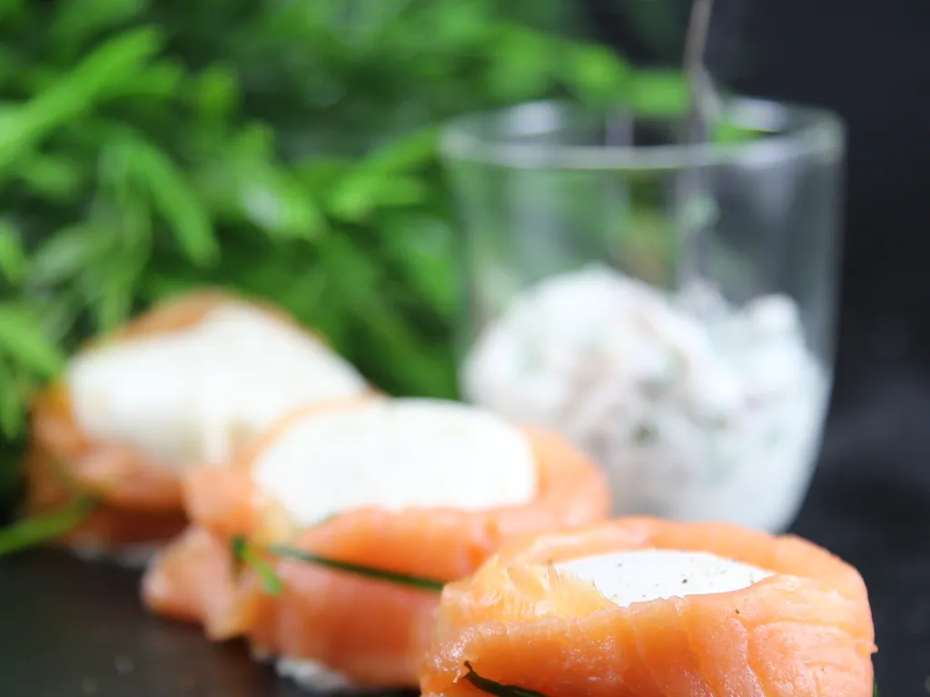 ballotins de saumon fumé à l'oeuf poché