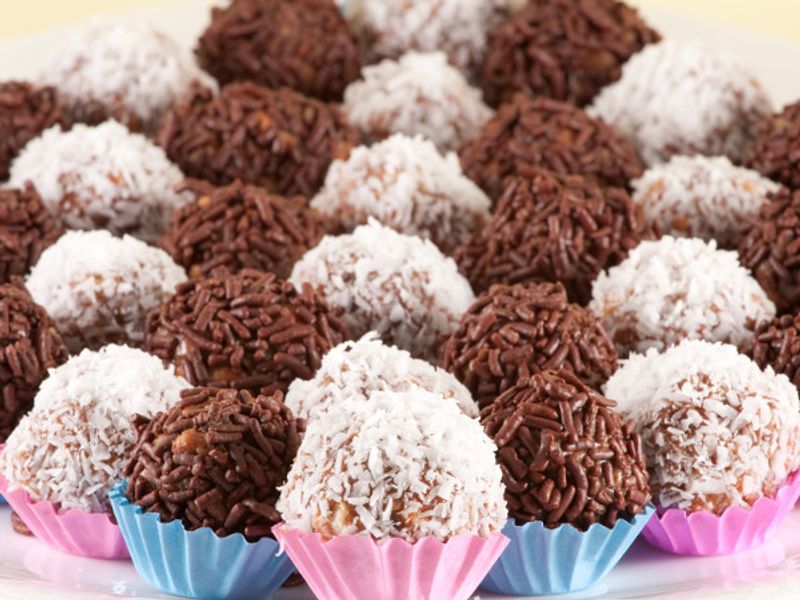 Petites Boules De Chocolat Facon Bresil Brigadiers Recette De Petites Boules De Chocolat Facon Bresil Brigadiers