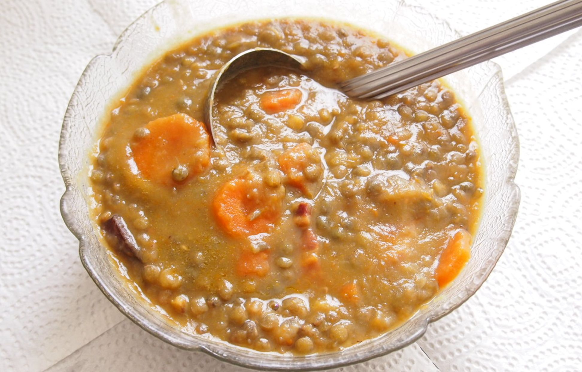 Soupe de lentilles vertes au lard : Recette de Soupe de lentilles