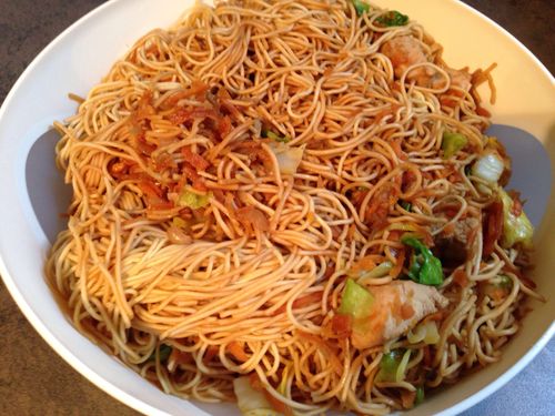 Nouilles sautées aux légumes et poulet (chine) : Recette de Nouilles