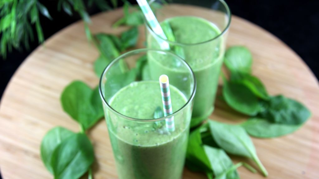 Smoothie vert kiwi épinard banane