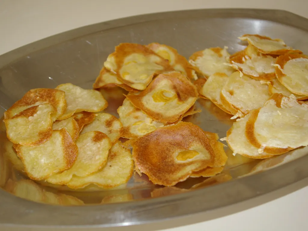 tuiles salées au fromage