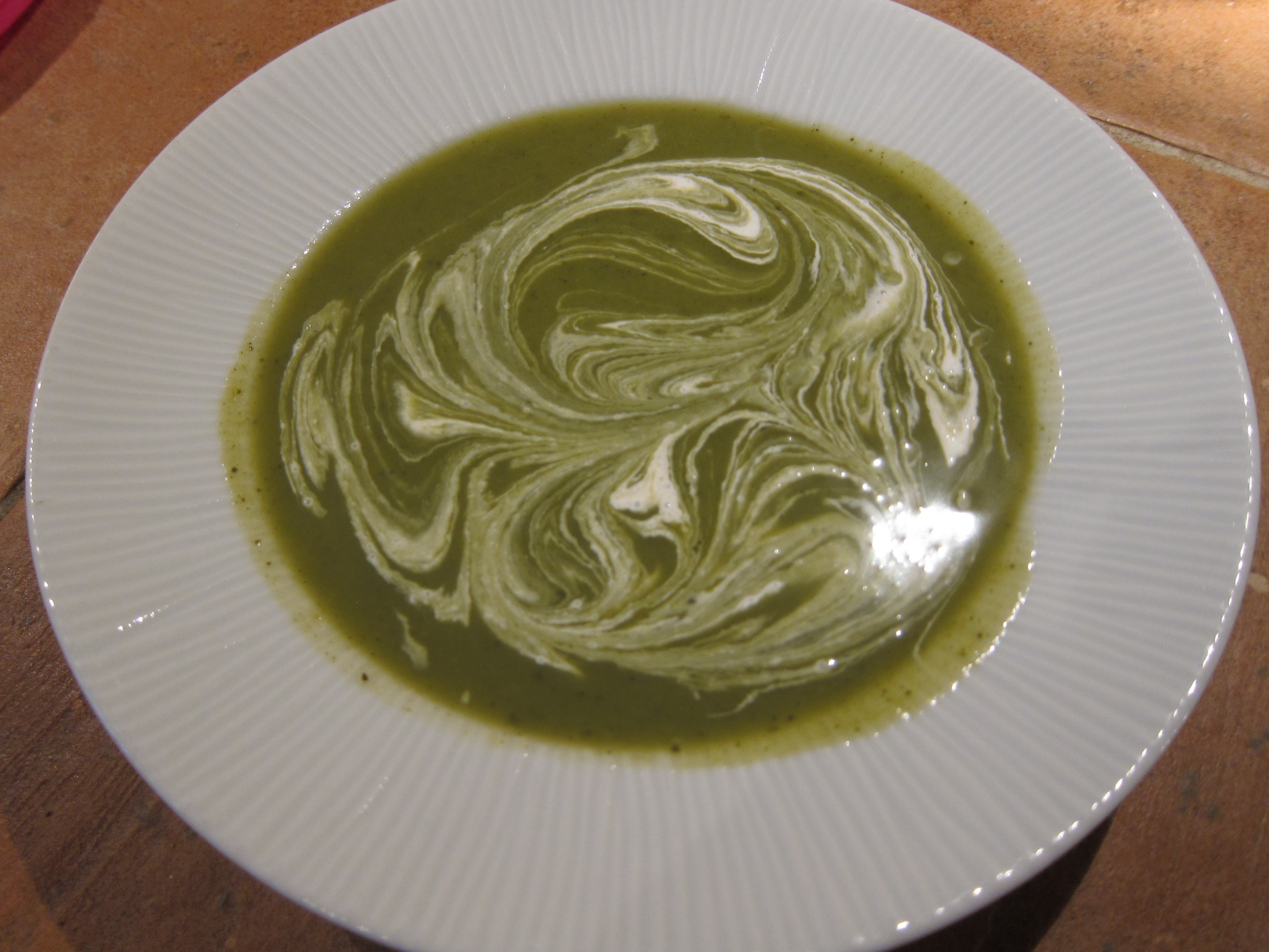 Soupe Fane De Radis Blender Chauffant Velouté de fanes de radis et courgettes : recette de Velouté de fanes de  radis et courgettes