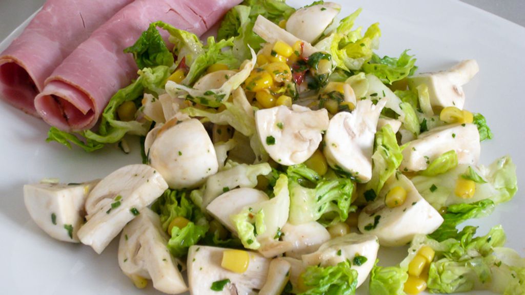 salade minceur croquante au maïs et aux champignons : Recette de salade  minceur croquante au maïs et aux champignons