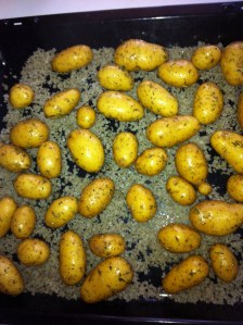 Petites Pommes De Terre Au Sel Et Aux Herbes