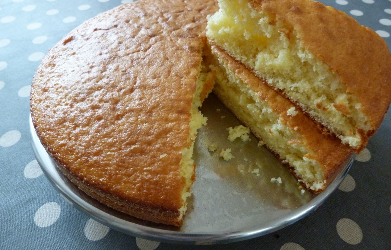 Gâteau au yaourt et au lait concentré sucré Recette de Gâteau au yaourt et au lait concentré