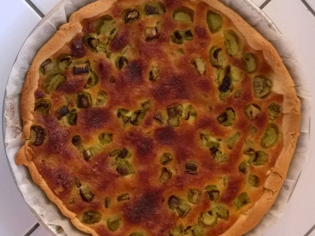 Tarte à La Rhubarbe Façon Grand-mère : Recette De Tarte à La Rhubarbe ...